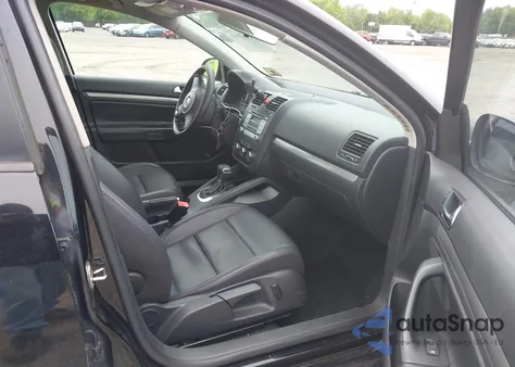 2010 Volkswagen Jetta Limited Edition из США, поврежденный, VIN 3VWRZ7AJ0AM105047